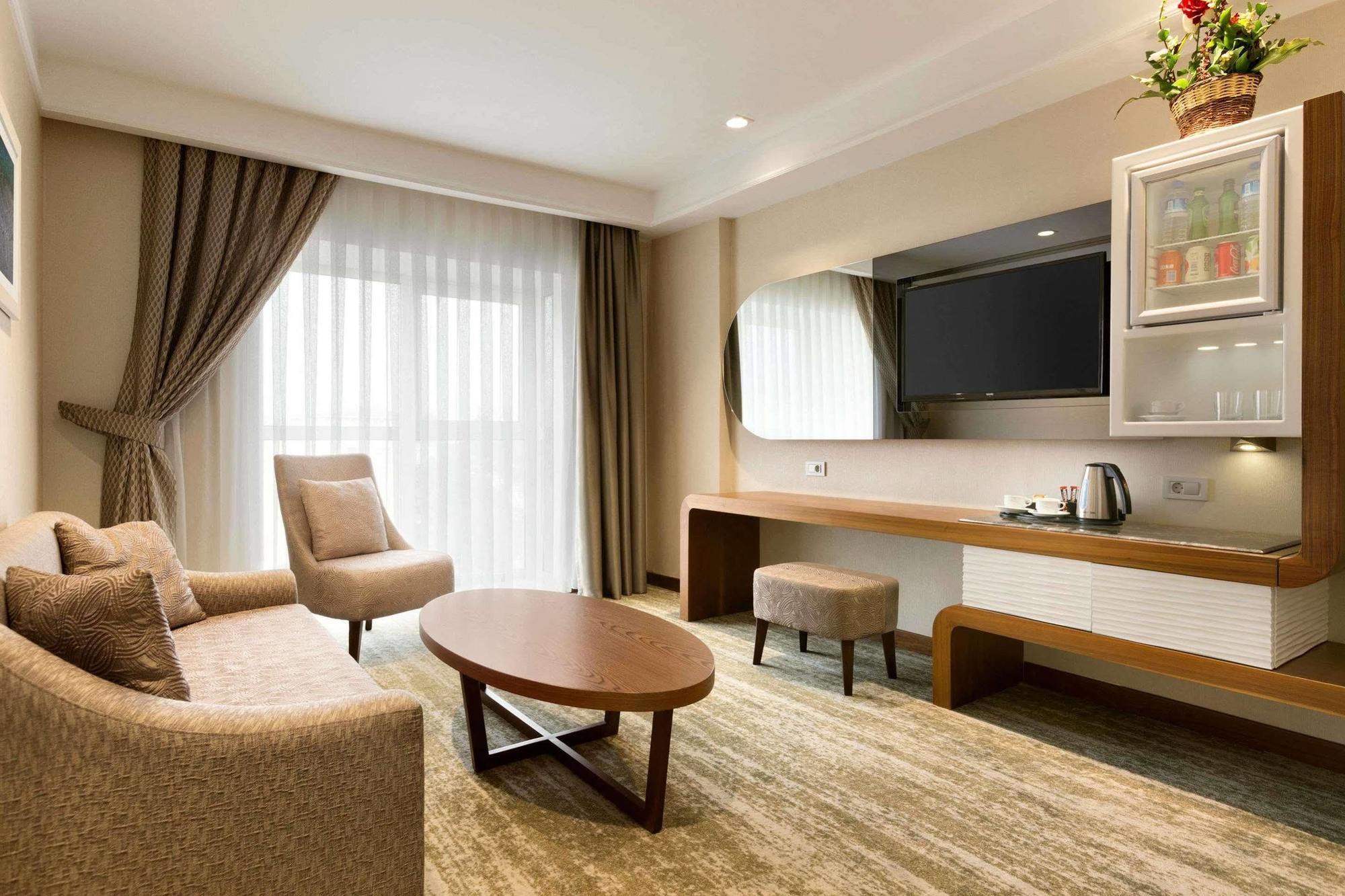 Ramada By Wyndham Gemli̇K Gemlik Exterior foto