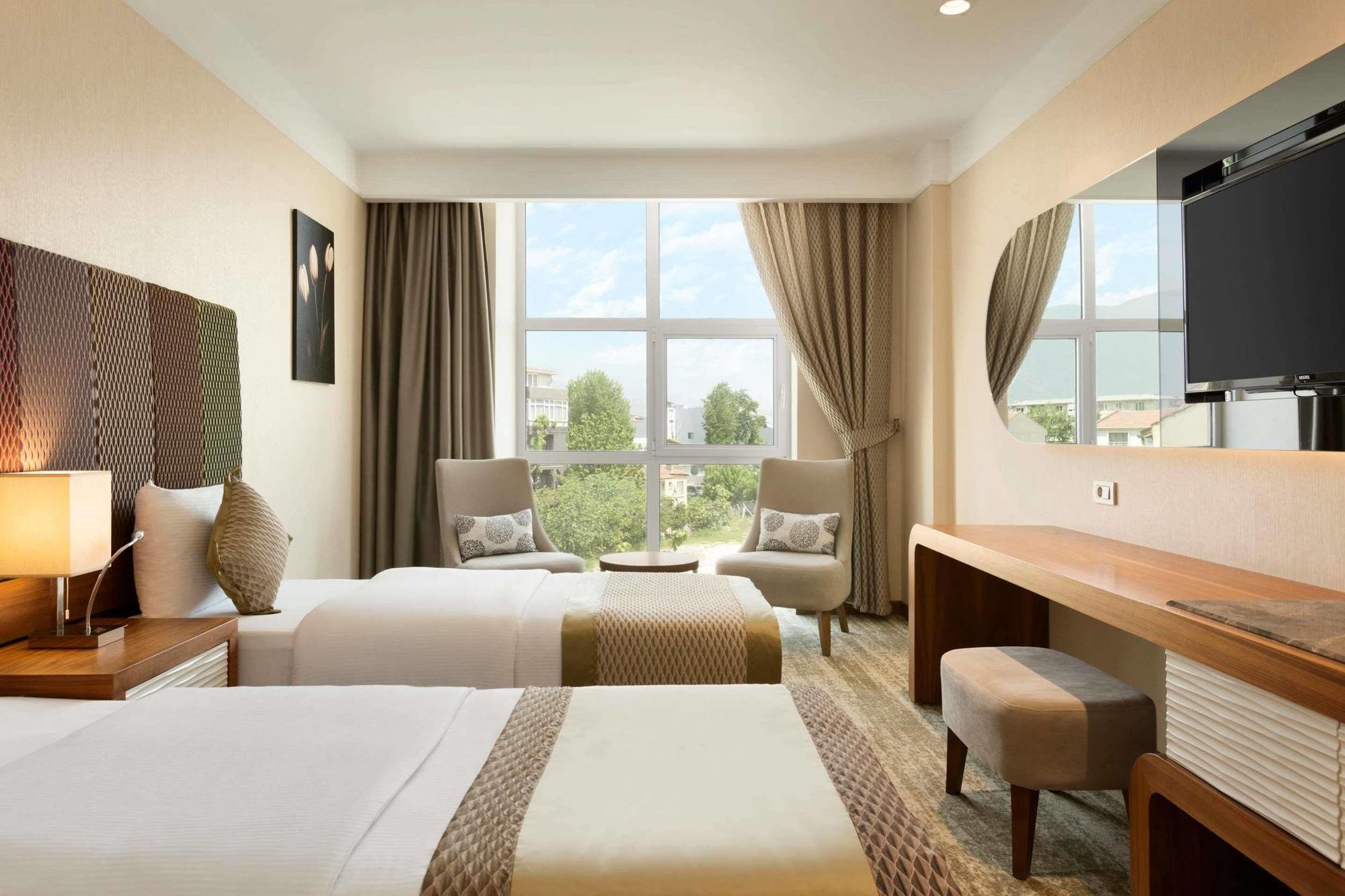 Ramada By Wyndham Gemli̇K Gemlik Exterior foto